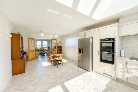Kitchen/Diner/Family