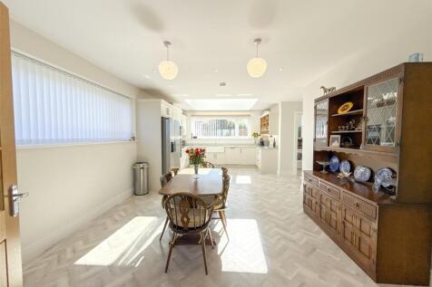 Kitchen/Diner/Family