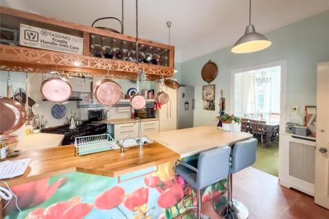 Breakfasting Kitchen