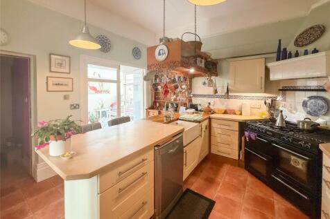 Breakfasting Kitchen