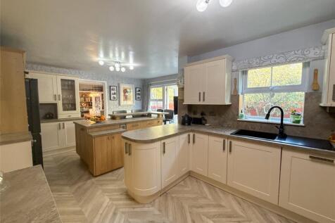 Breakfasting Kitchen