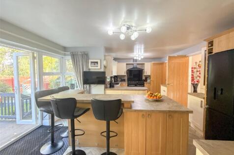 Breakfasting Kitchen