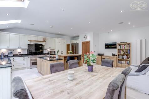 Open plan kitchen 