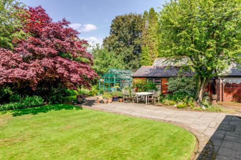 Garden and garage 