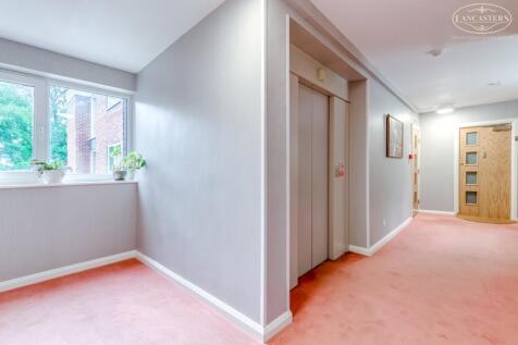 Lift/Entrance Foyer