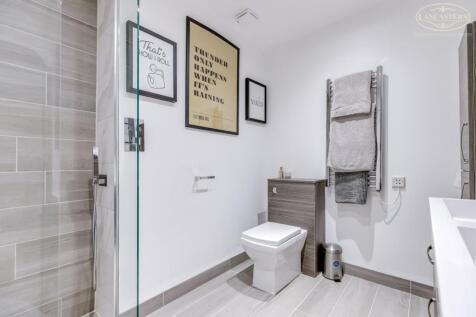 Bedroom 1 Ensuite