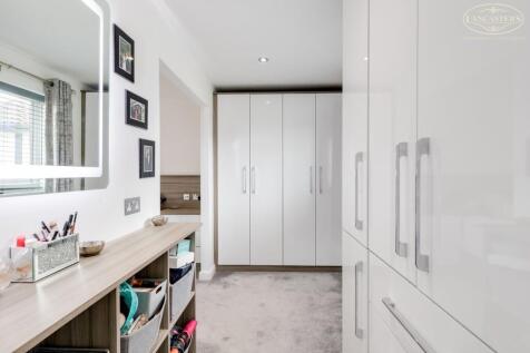 Bedroom 1 Dressing Area