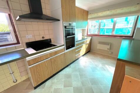 7 Hawley Rd Kitch...