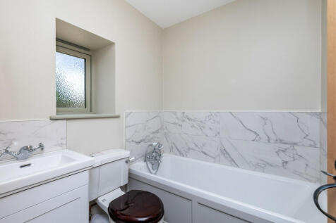 4 Courtwick Park ...