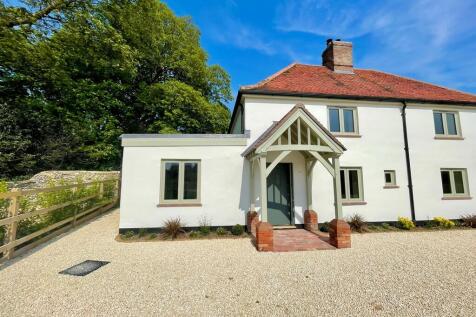5 Courtwick Park ...