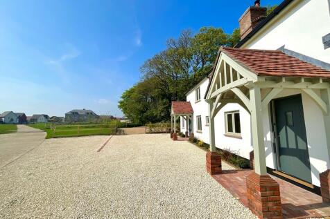 5 Courtwick Park ...