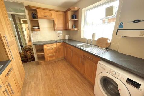 81 Manning Road K...