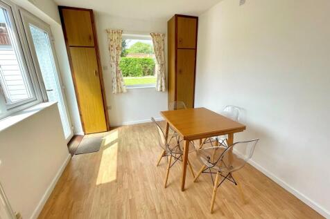 81 Manning Road D...