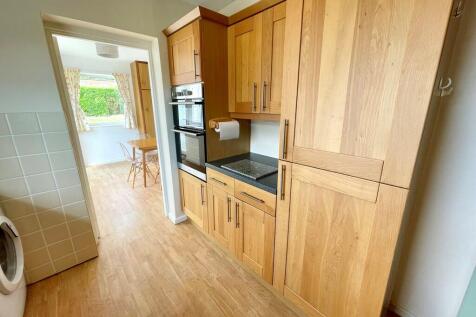 81 Manning Road K...
