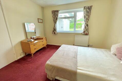 81 Manning Road B...
