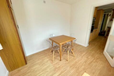 81 Manning Road D...