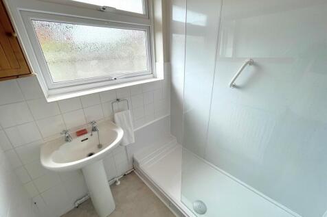81 Manning Road S...