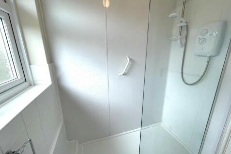 81 Manning Road S...