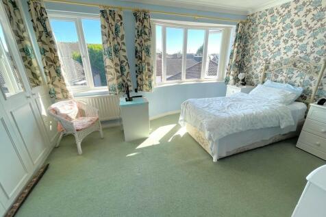 23 The Leas Bed1 ...