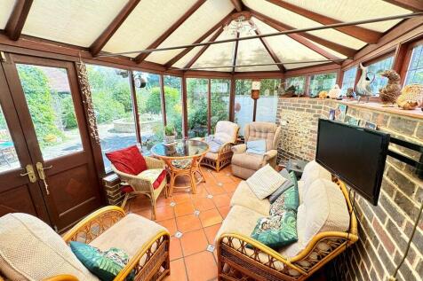 Tuts Cottage Cons...