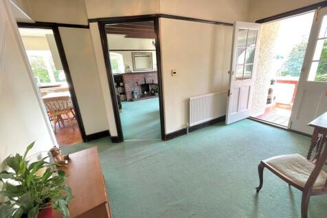 2 Cudlow Ave Hall...
