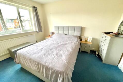 10 Roman Avenue B...