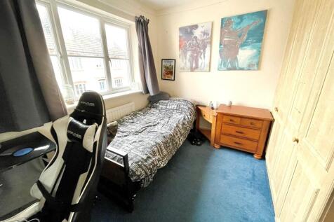 10 Roman Avenue B...