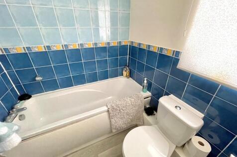 10 Roman Avenue B...