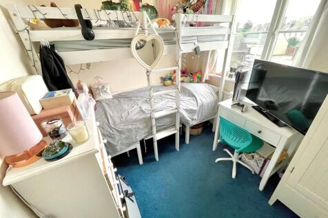 10 Roman Avenue B...