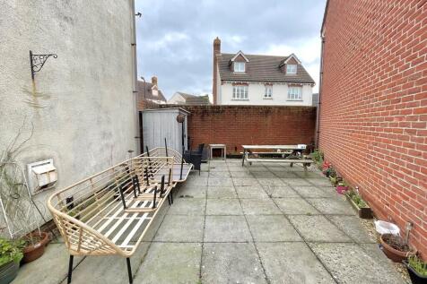 10 Roman Avenue S...