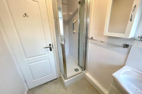1 Fishers Close S...