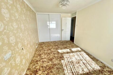 1 Fishers Close B...