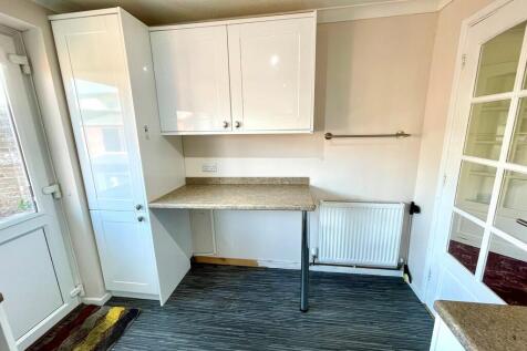 1 Fishers Close K...