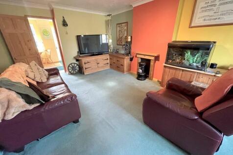 19 Biscay Close L...