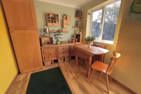 19 Biscay Close D...