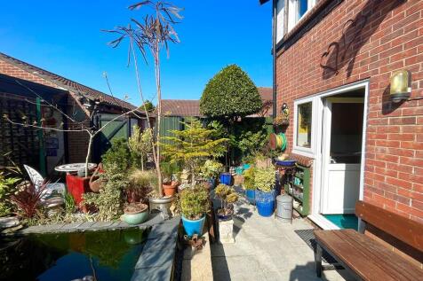 19 Biscay Close P...