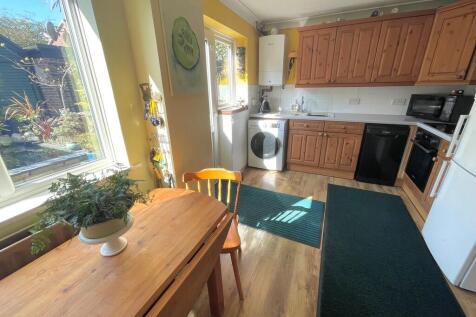 19 Biscay Close K...