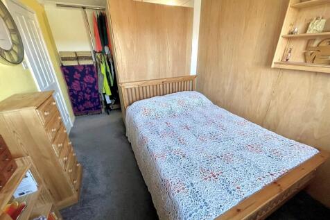 19 Biscay Close B...