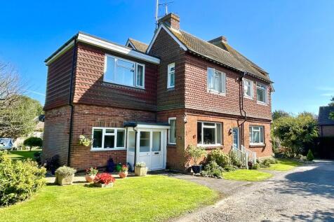 5 Ffynches Lodge ...