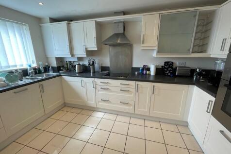 Flat 21 County Wh...