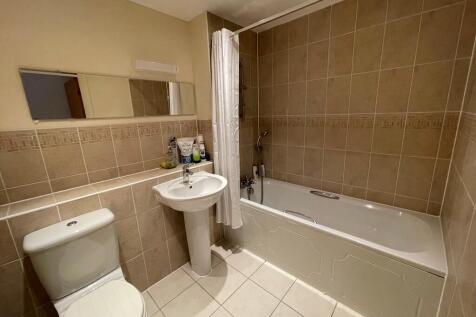 Flat 21 County Wh...