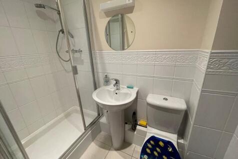 Flat 21 County Wh...