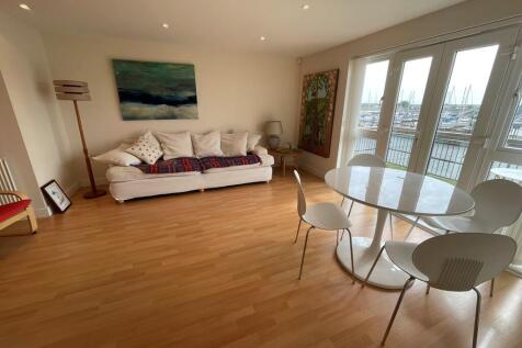 Flat 21 County Wh...