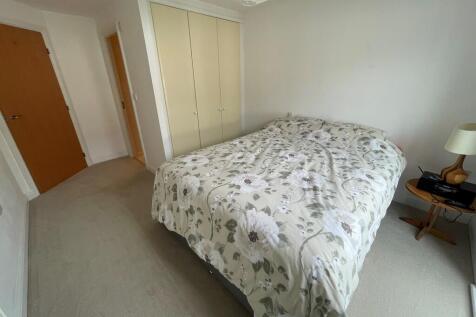 Flat 21 County Wh...