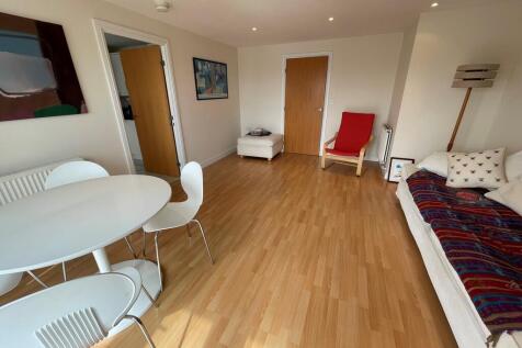 Flat 21 County Wh...