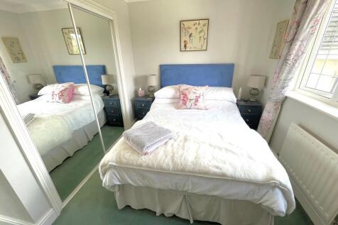 5 Cleeves Way Bed...
