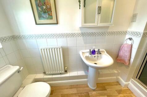 5 Cleeves Way En ...