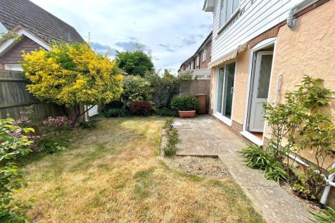 12 Acorn Close Re...