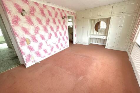 12 Acxorn Close B...