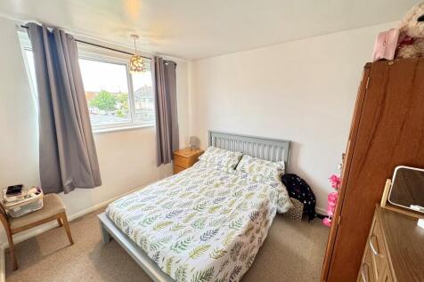 4 Maple Walk Bed1